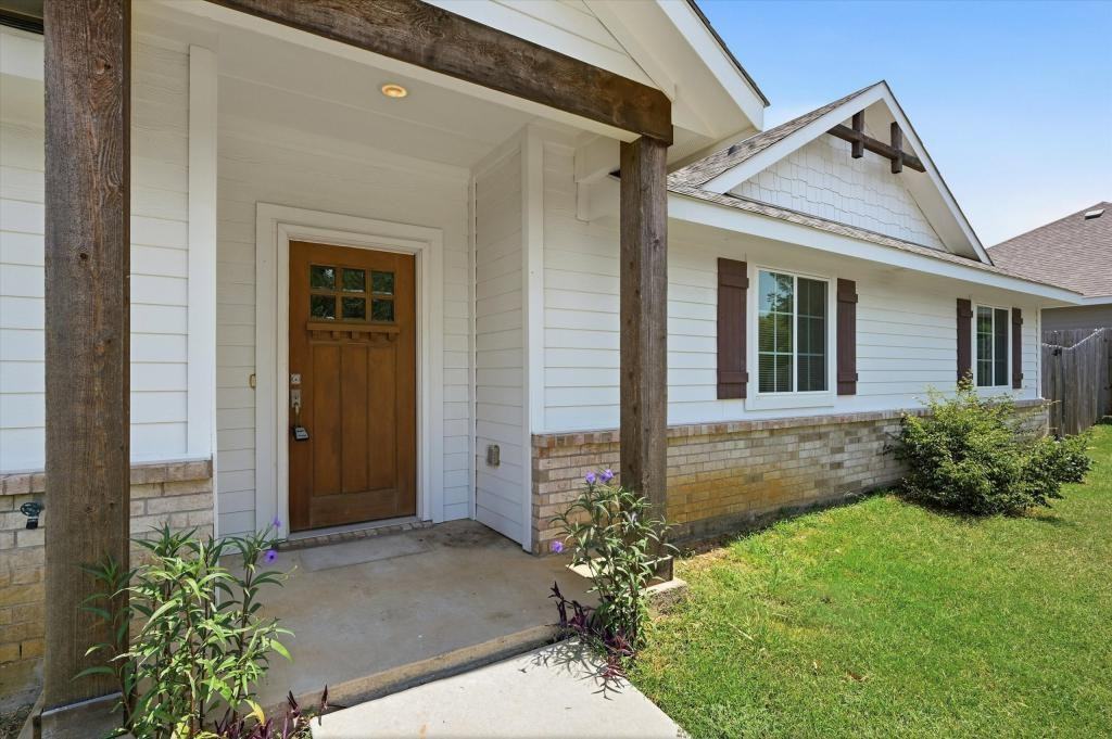104 S Jordan St - Photo 6 of 37
