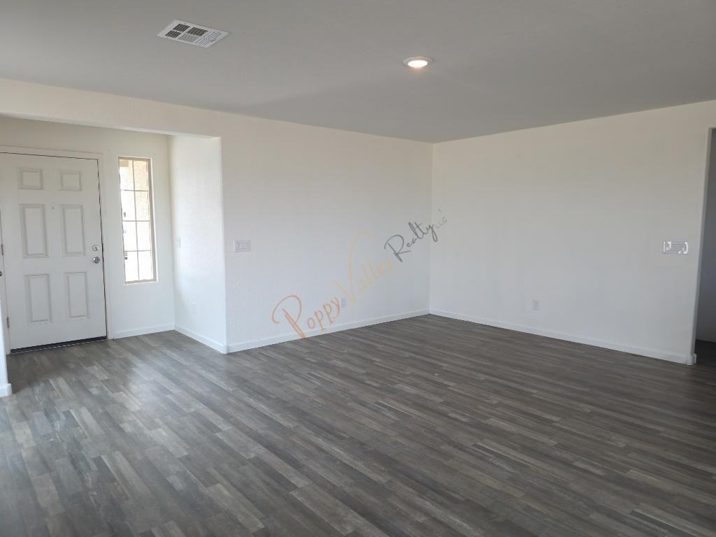 3471 E Ames Ave - Photo 2 of 13