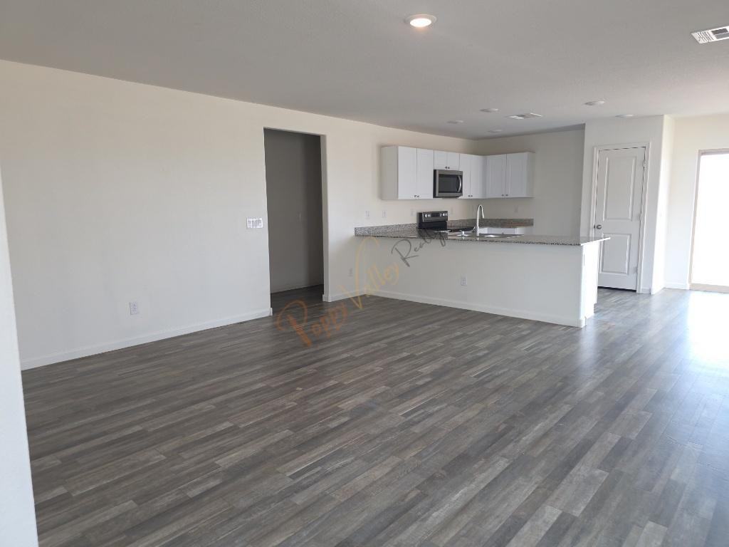 3471 E Ames Ave - Photo 3 of 13