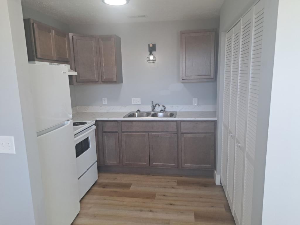 9469 Noble Ln Apt C - Photo 2 of 6
