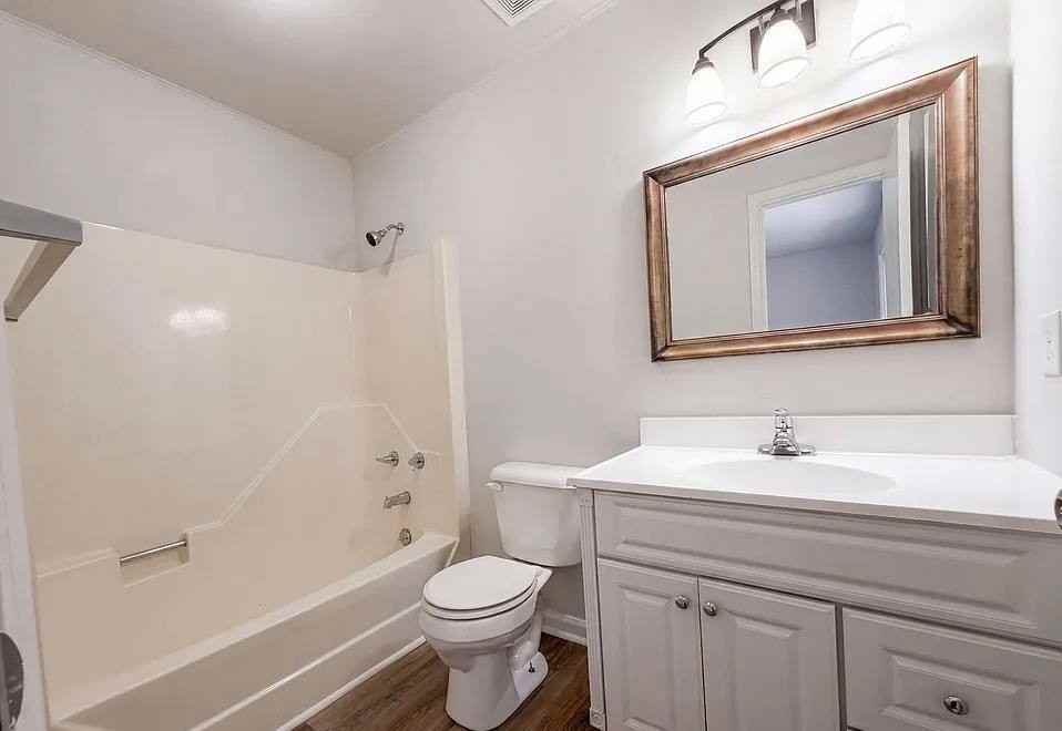 5315 Westminster Drive - Photo 2 of 12