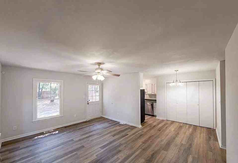 5315 Westminster Drive - Photo 7 of 12