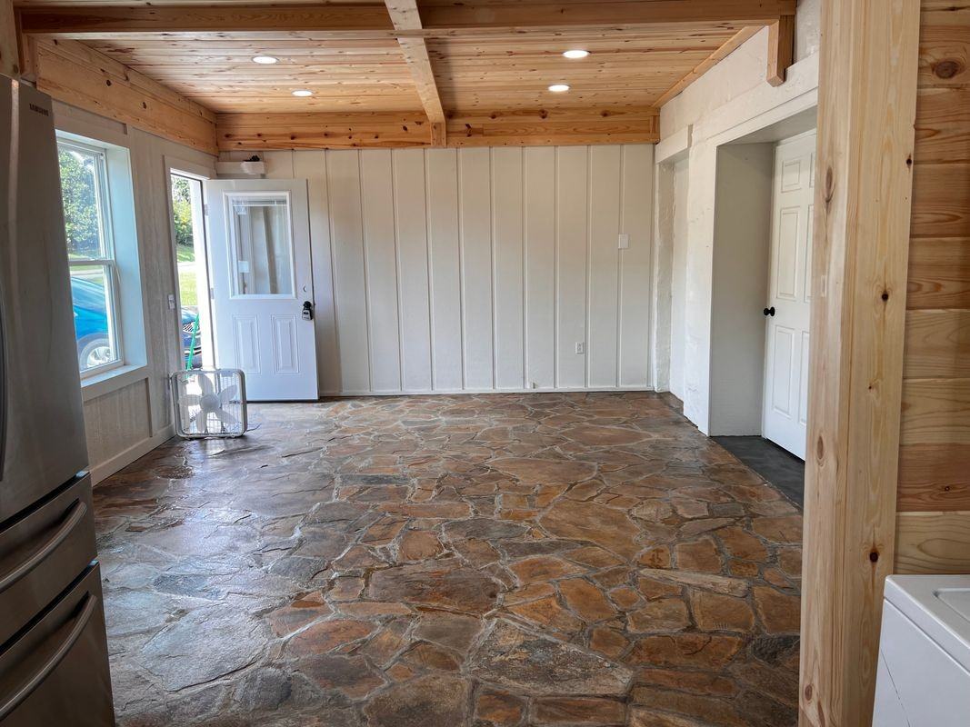 780 Main St - Photo 2 of 7