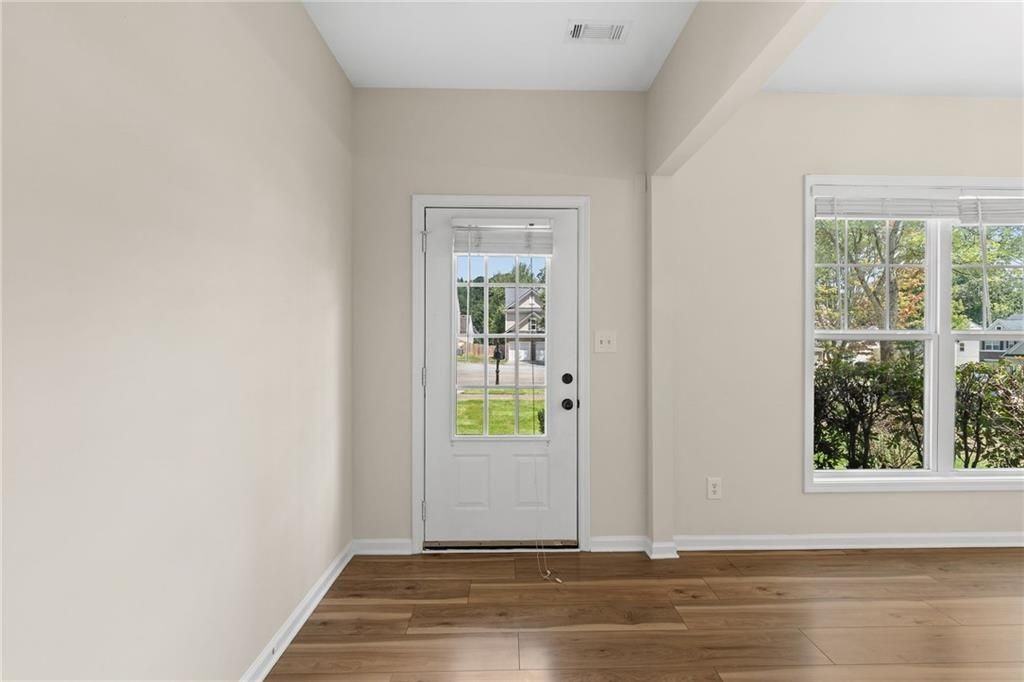 2626 Fresian Ct - Photo 4 of 33