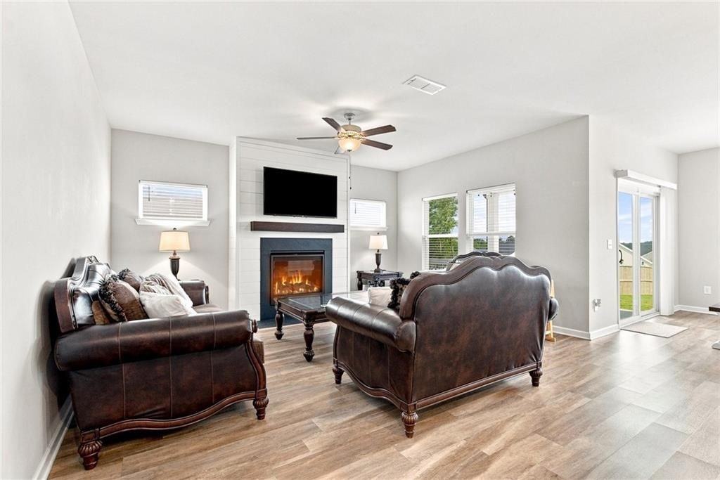 1059 Towne Mill Xing - Photo 6 of 20