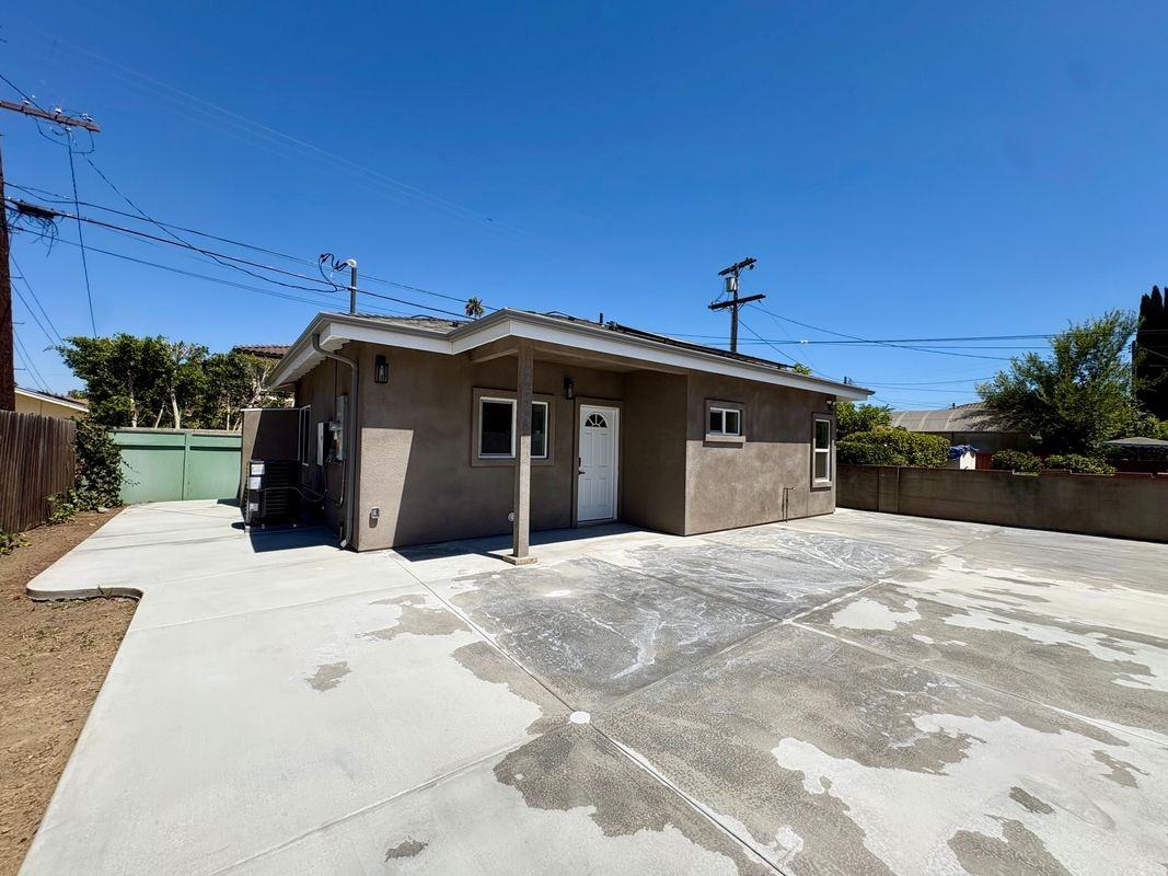 5928 N Muscatel Ave - Photo 3 of 19