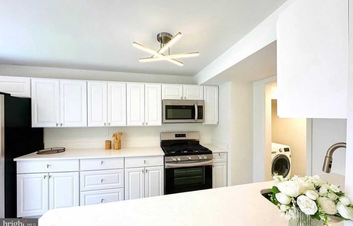 7950 Central Park Cir - Photo 2 of 18