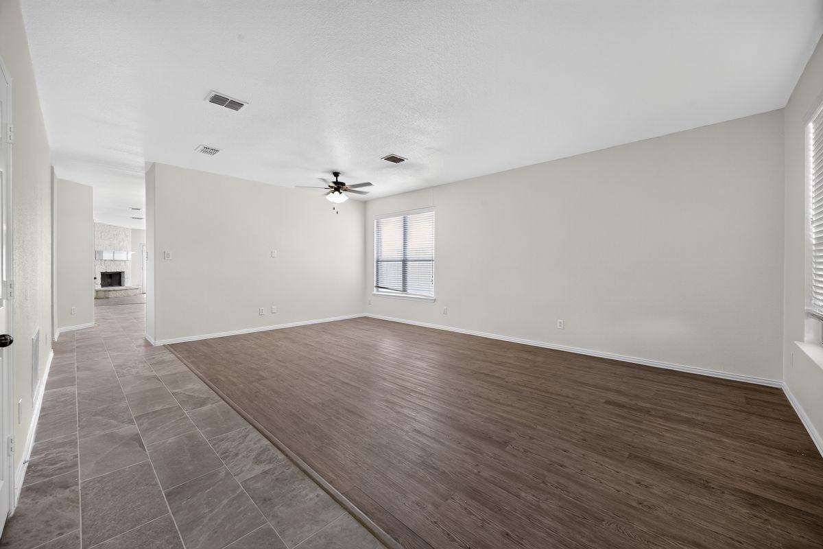1521 Stanford Dr - Photo 3 of 27
