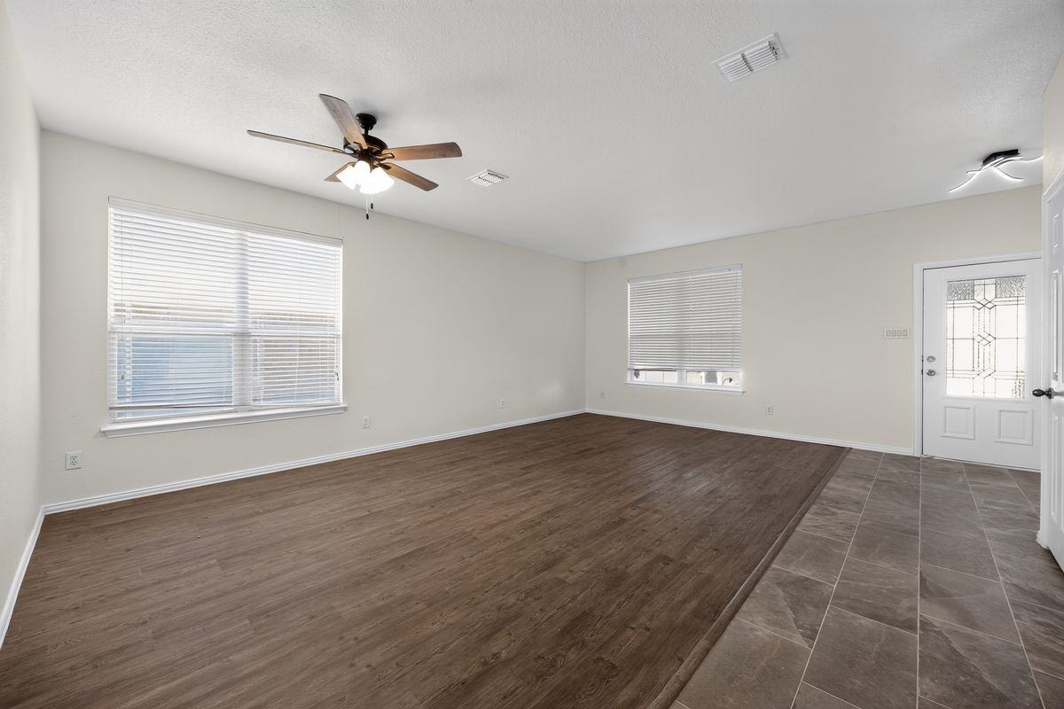 1521 Stanford Dr - Photo 6 of 27