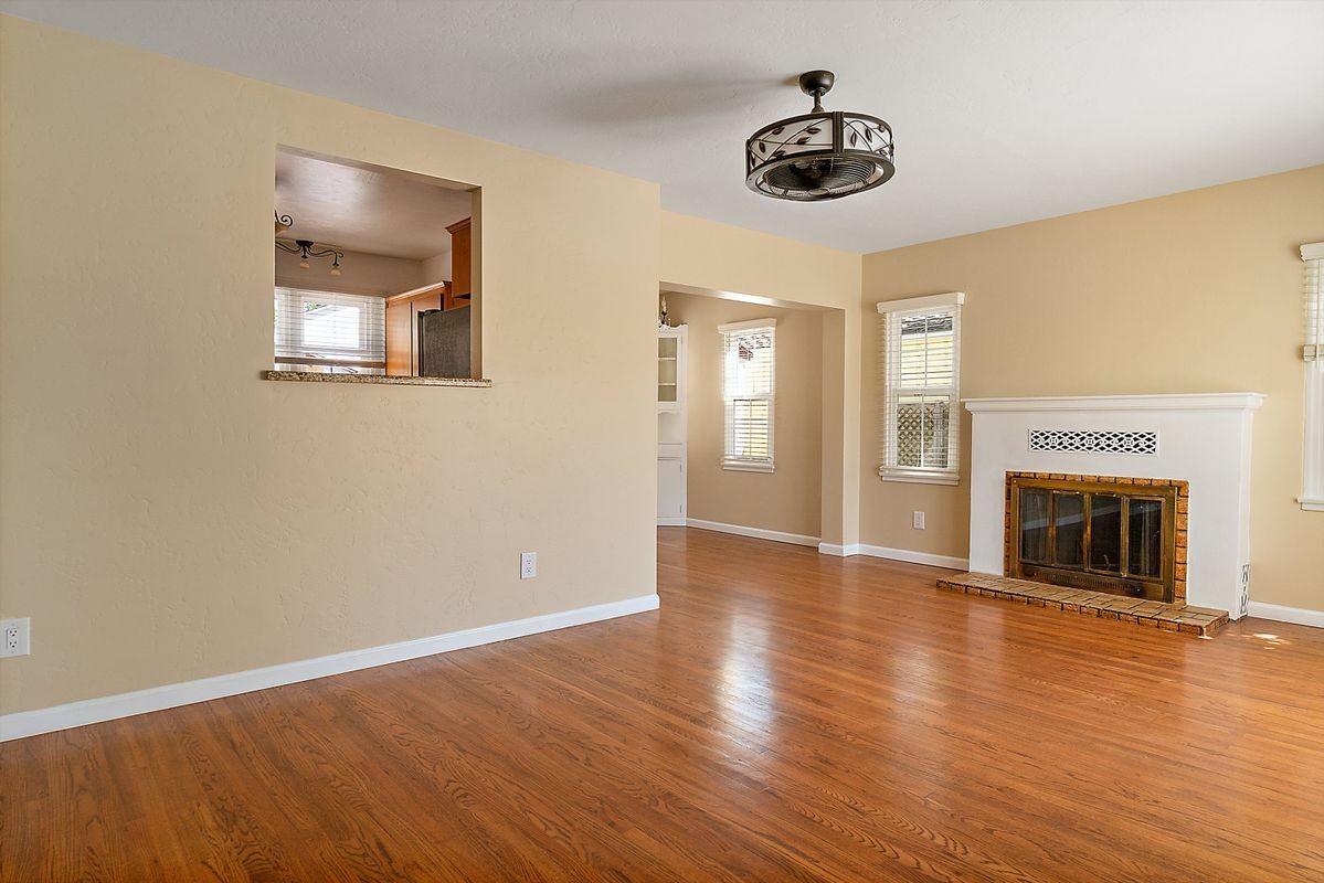 152 Palm Court Dr - Photo 4 of 17