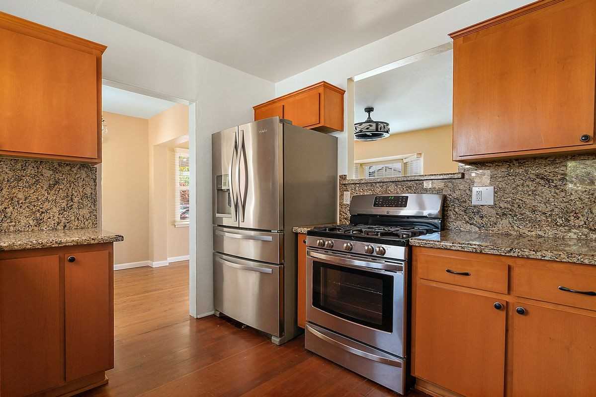 152 Palm Court Dr - Photo 7 of 17