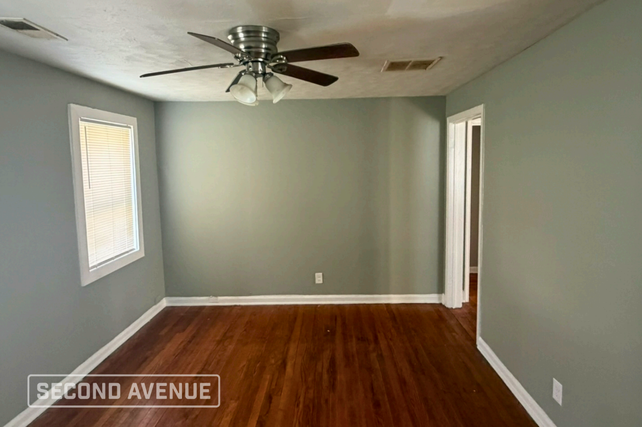 2461 Lowell Ave - Photo 3 of 15