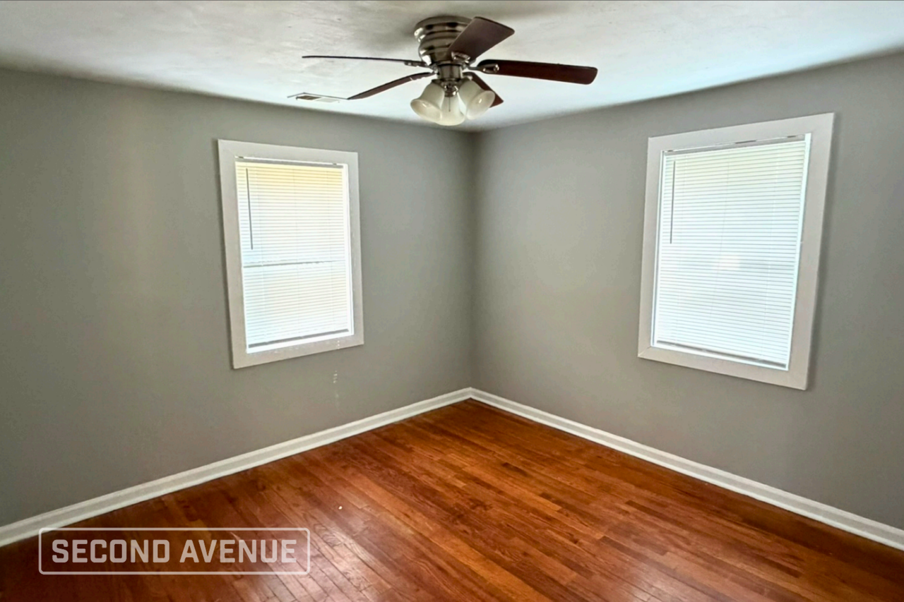 2461 Lowell Ave - Photo 5 of 15