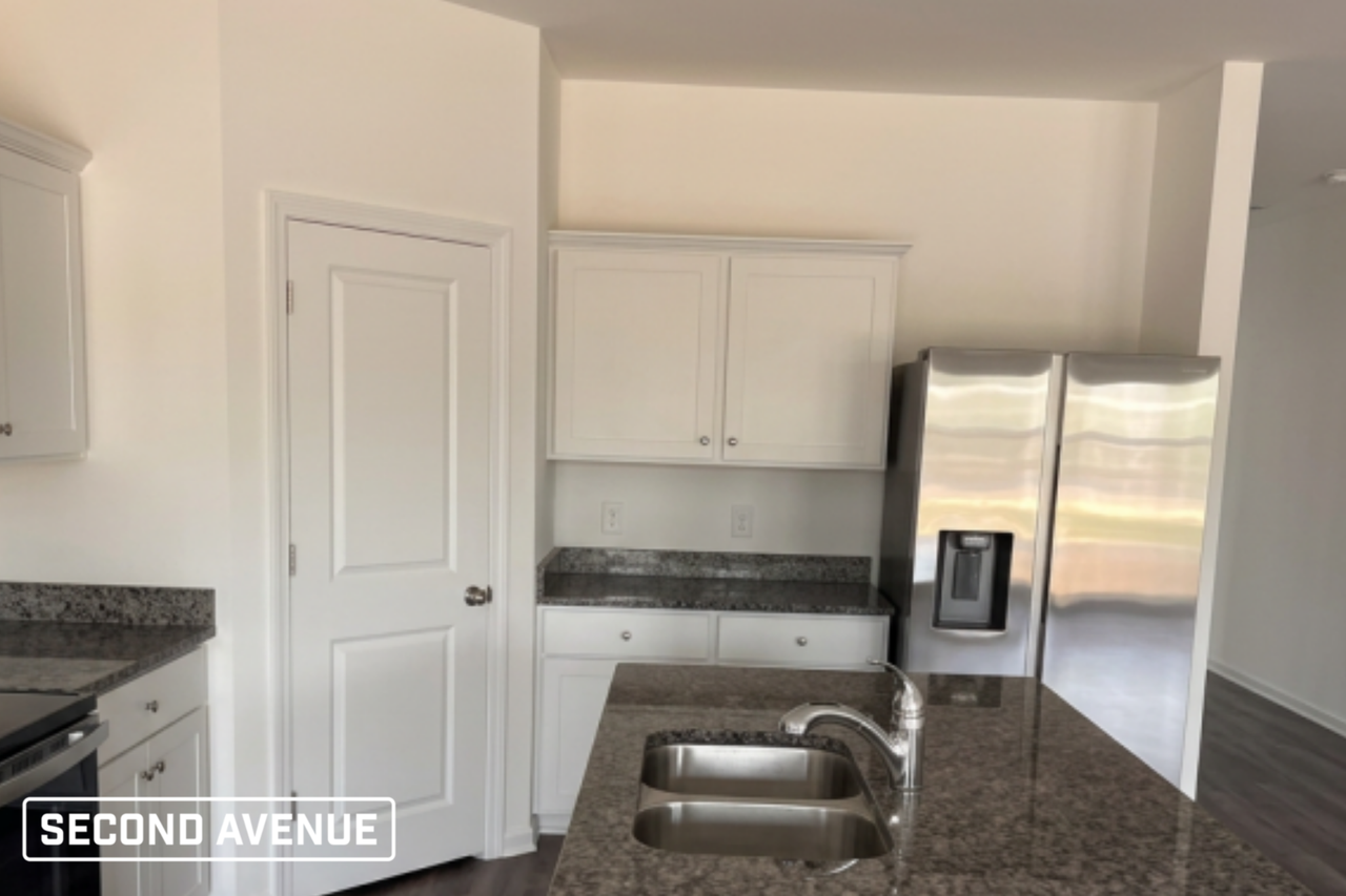 775 Richmond Dr - Photo 5 of 21