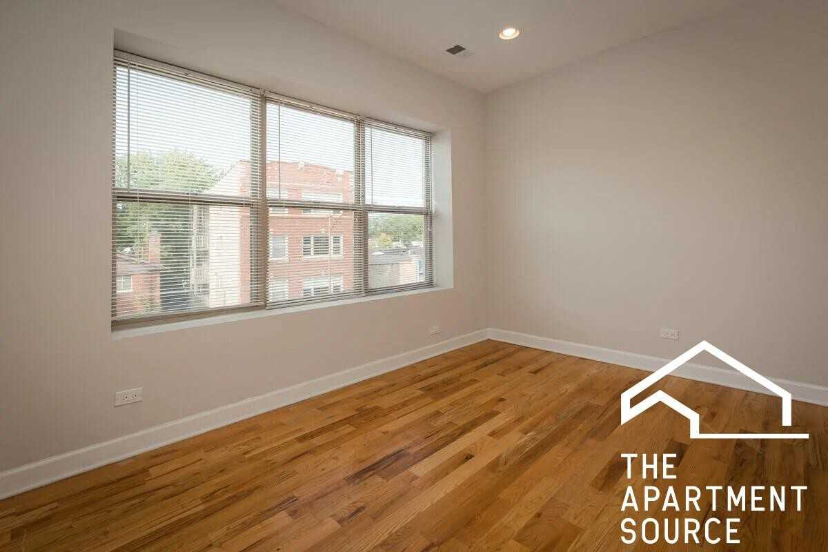 7229 N Rogers Ave #3E - Photo 3 of 7