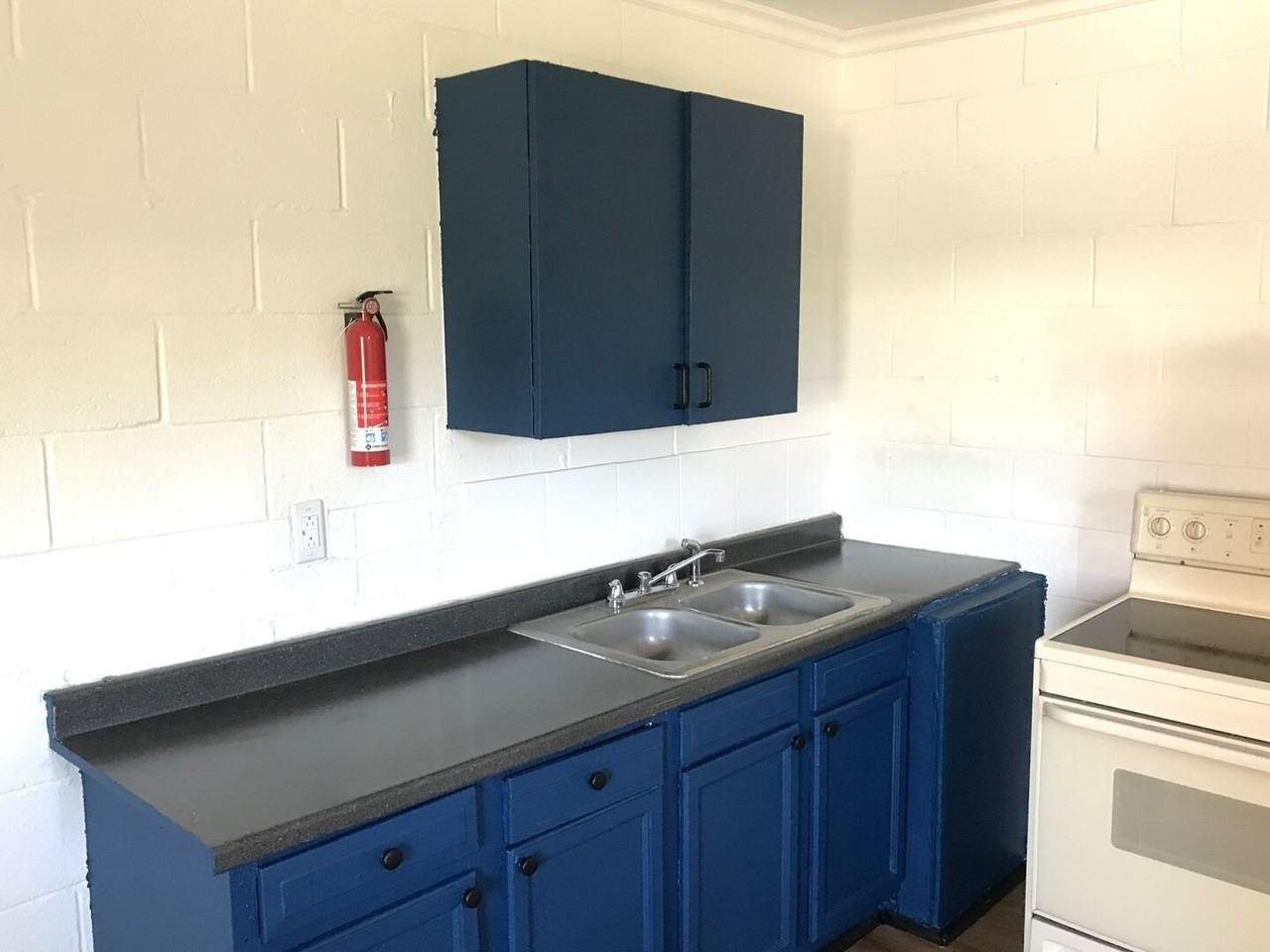 1341 Lewis St - Photo 3 of 5