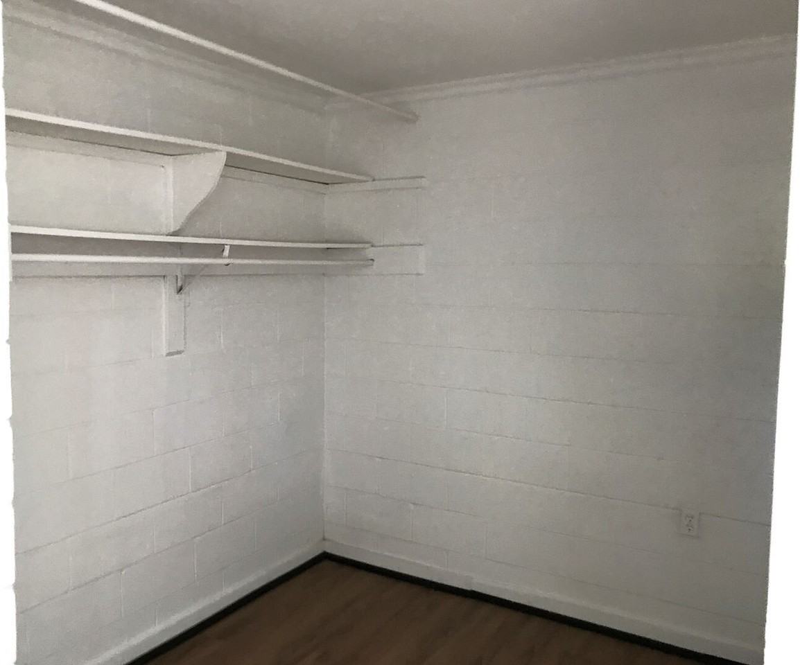 1341 Lewis St - Photo 4 of 5