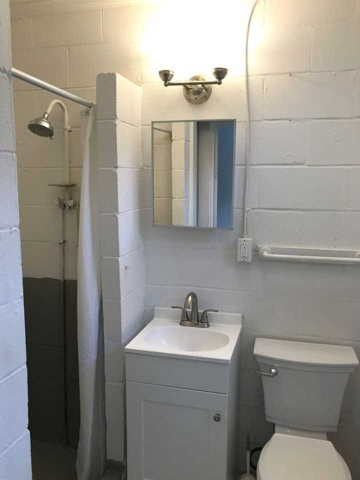 1341 Lewis St - Photo 5 of 5