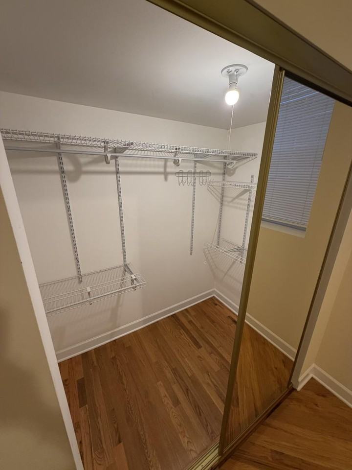 1242 N Bosworth Ave #1F - Photo 6 of 14