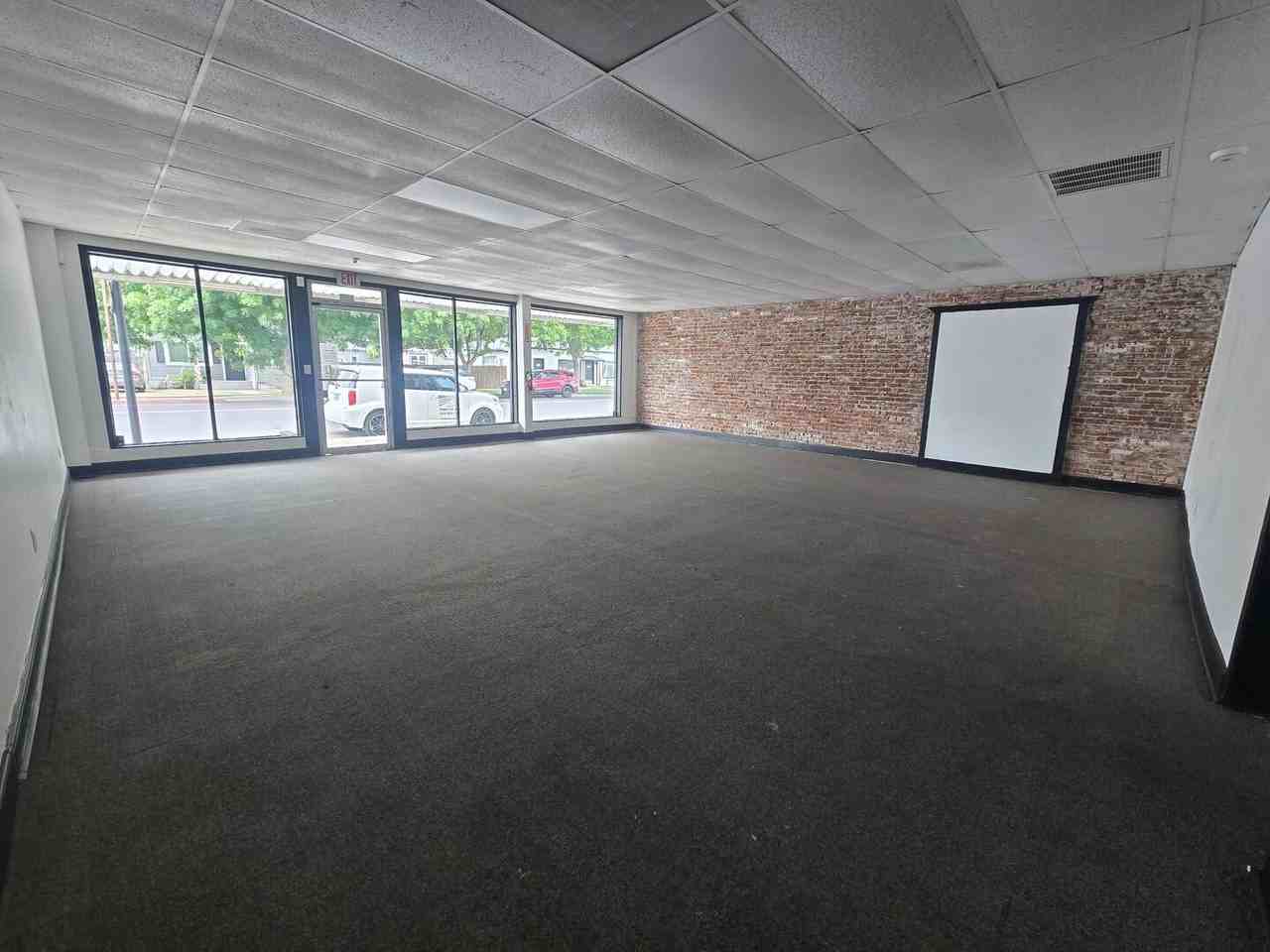 617 N Irwin St - Photo 3 of 10