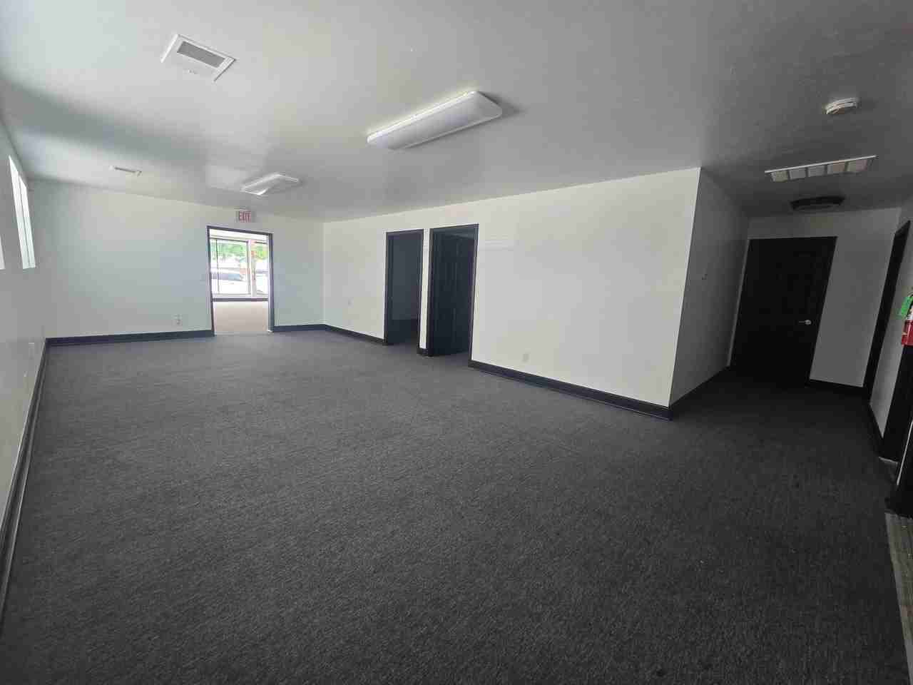617 N Irwin St - Photo 4 of 10