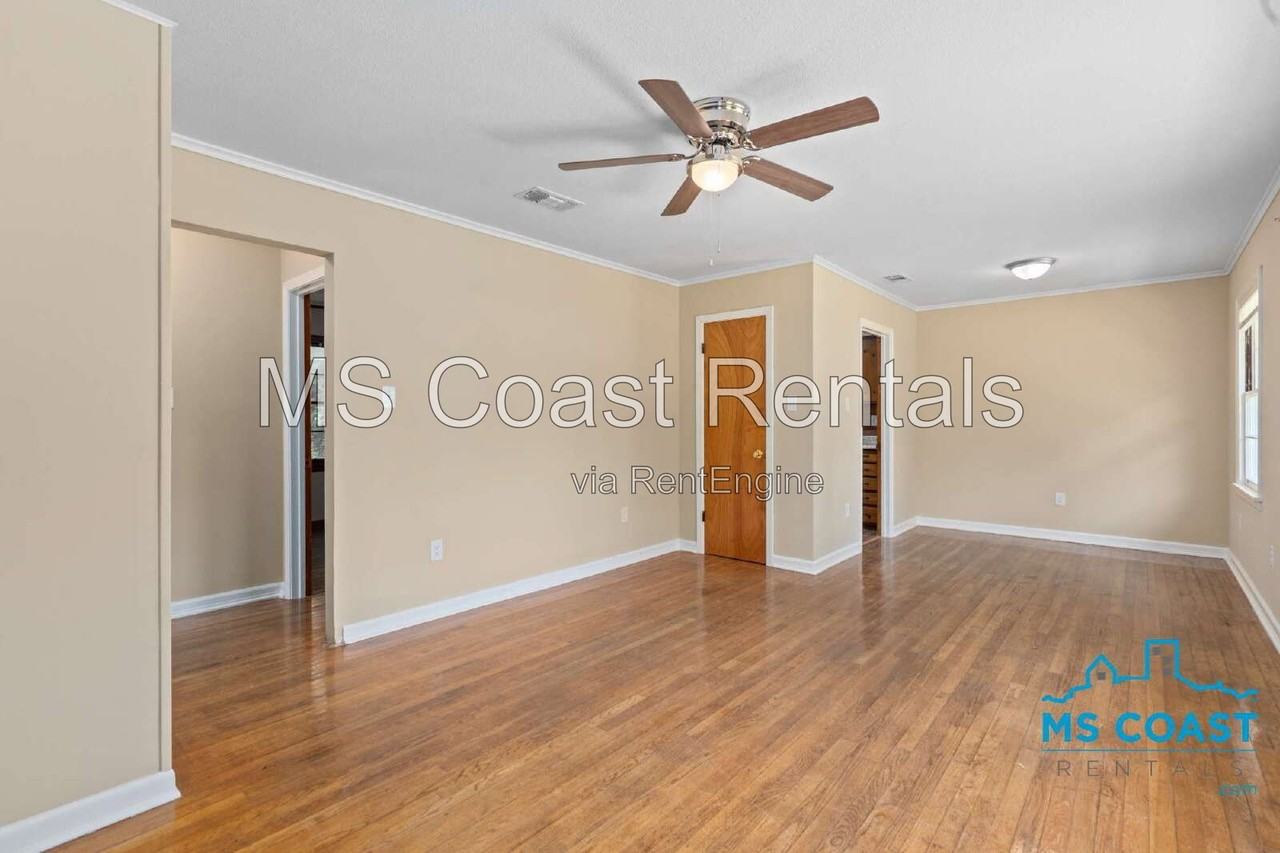 2050 North Dr - Photo 3 of 18