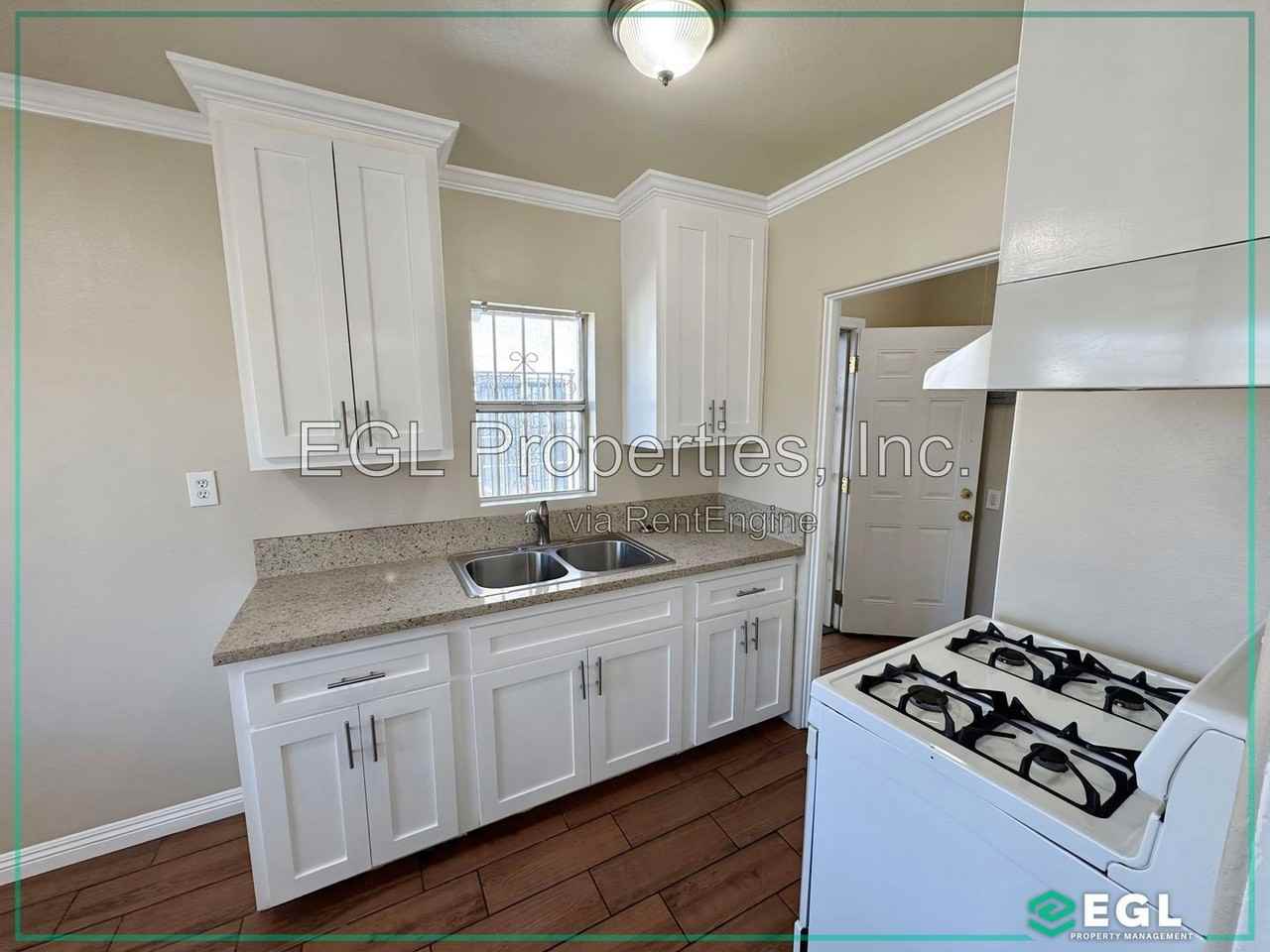 648 W 91st St - Photo 4 of 9