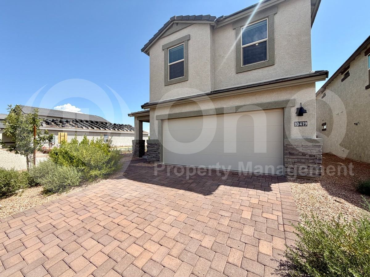 10419 W Guildford Ln - Photo 2 of 26