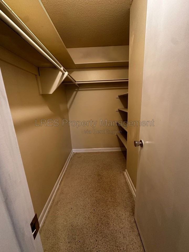 2719 Merrie Oaks Rd - Photo 6 of 46