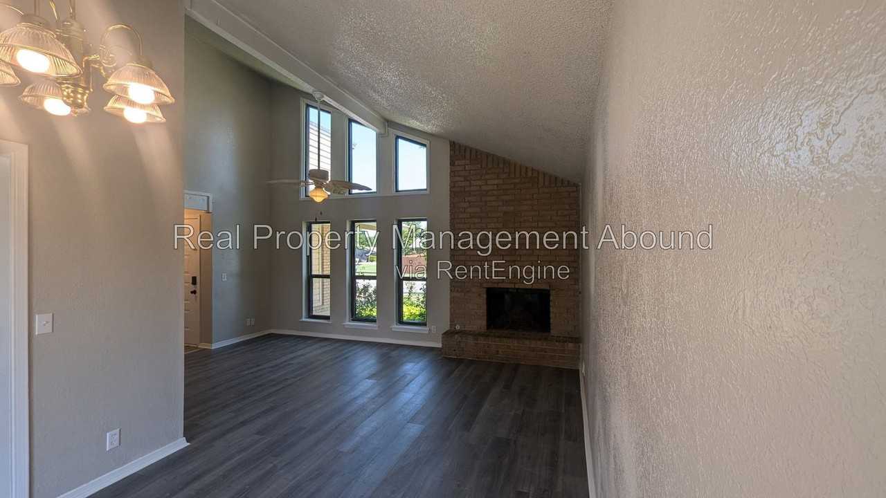 11804 E 82nd St N - Photo 4 of 24