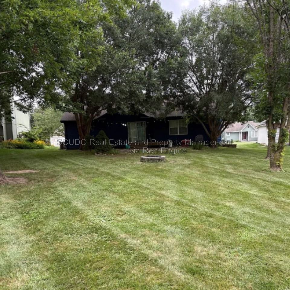 11834 Virginia Ave - Photo 3 of 16