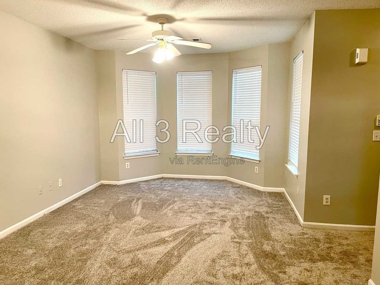 2373 Brianna Dr - Photo 4 of 20