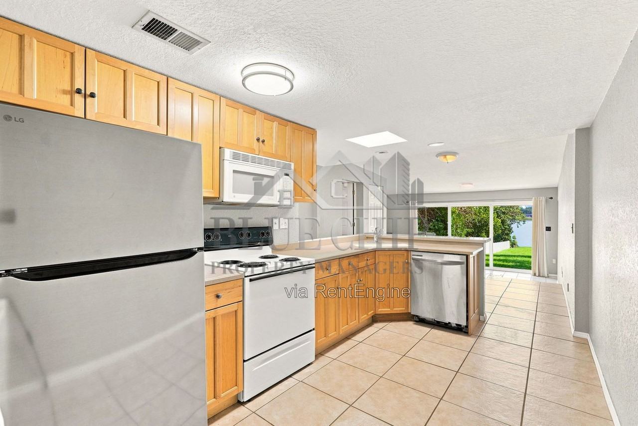 6714 Nina Rosa Dr #B - Photo 4 of 23