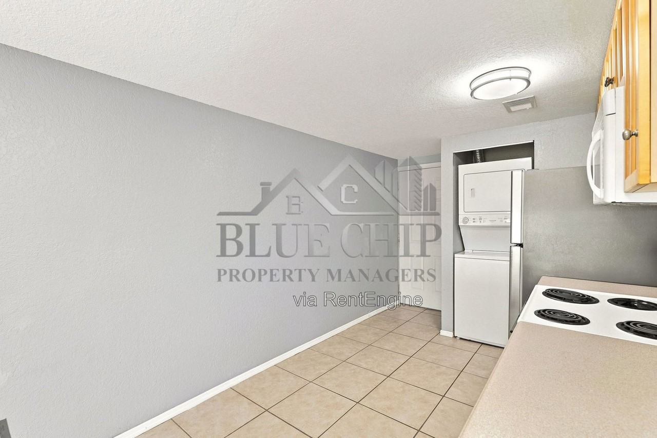 6714 Nina Rosa Dr #B - Photo 7 of 23