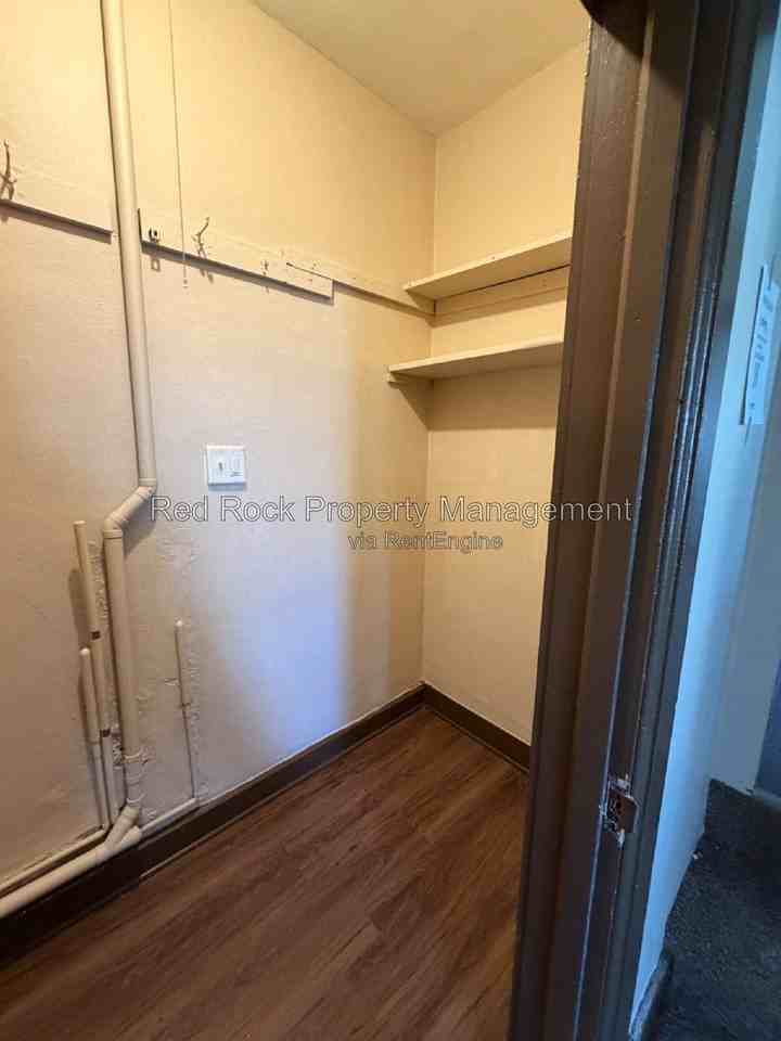408 N Jackson St #3 - Photo 7 of 14