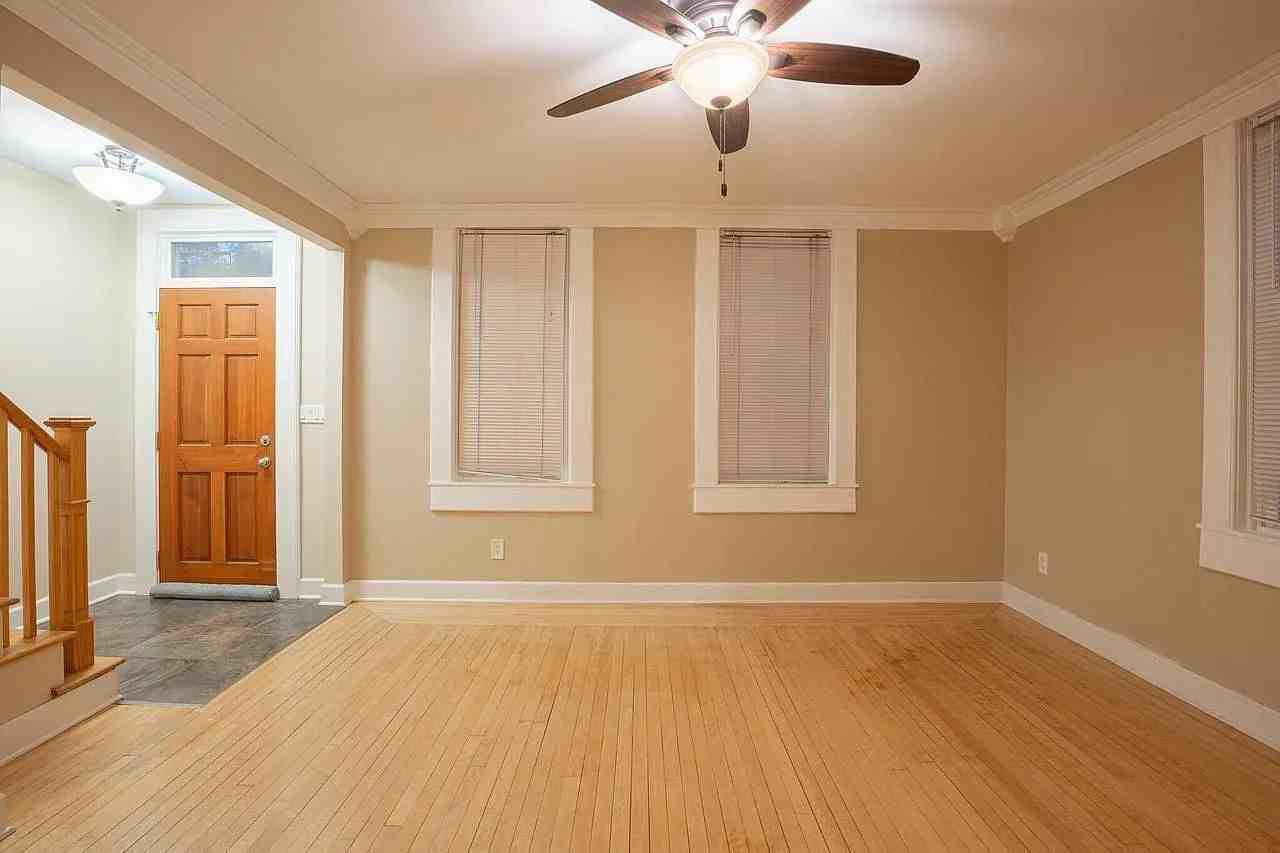 1757 N Franklin Pl - Photo 4 of 29