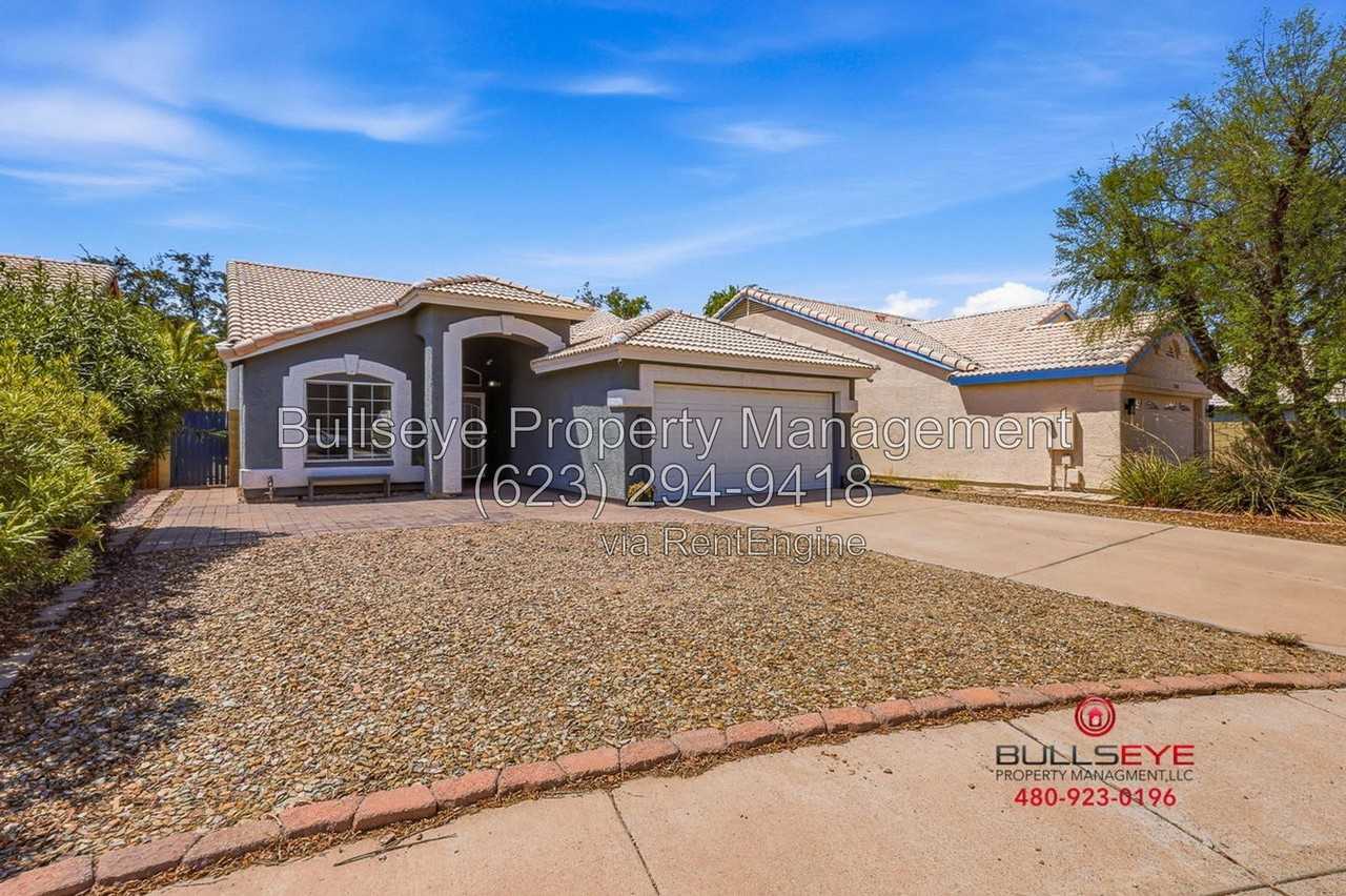 23424 N 42nd Dr - Photo 3 of 33