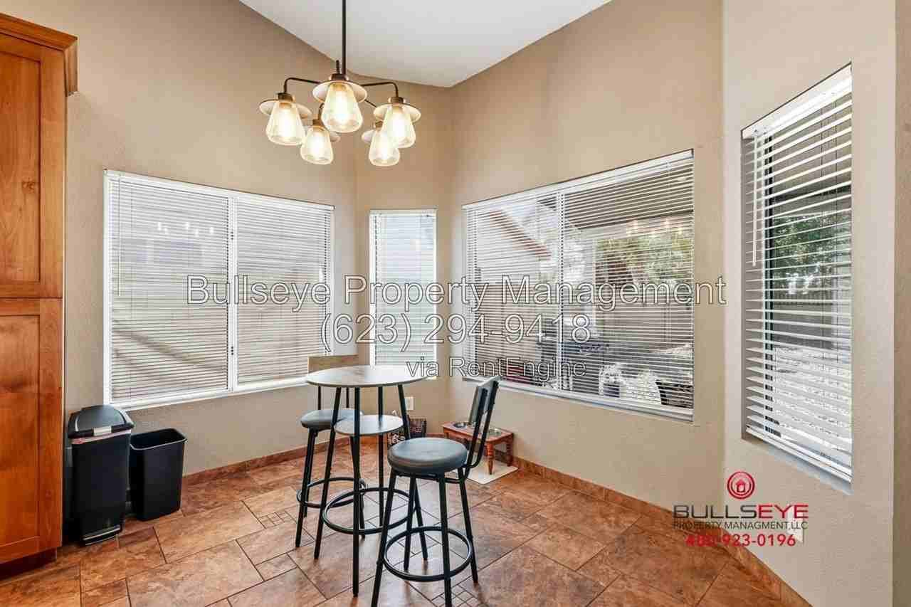 23424 N 42nd Dr - Photo 5 of 33
