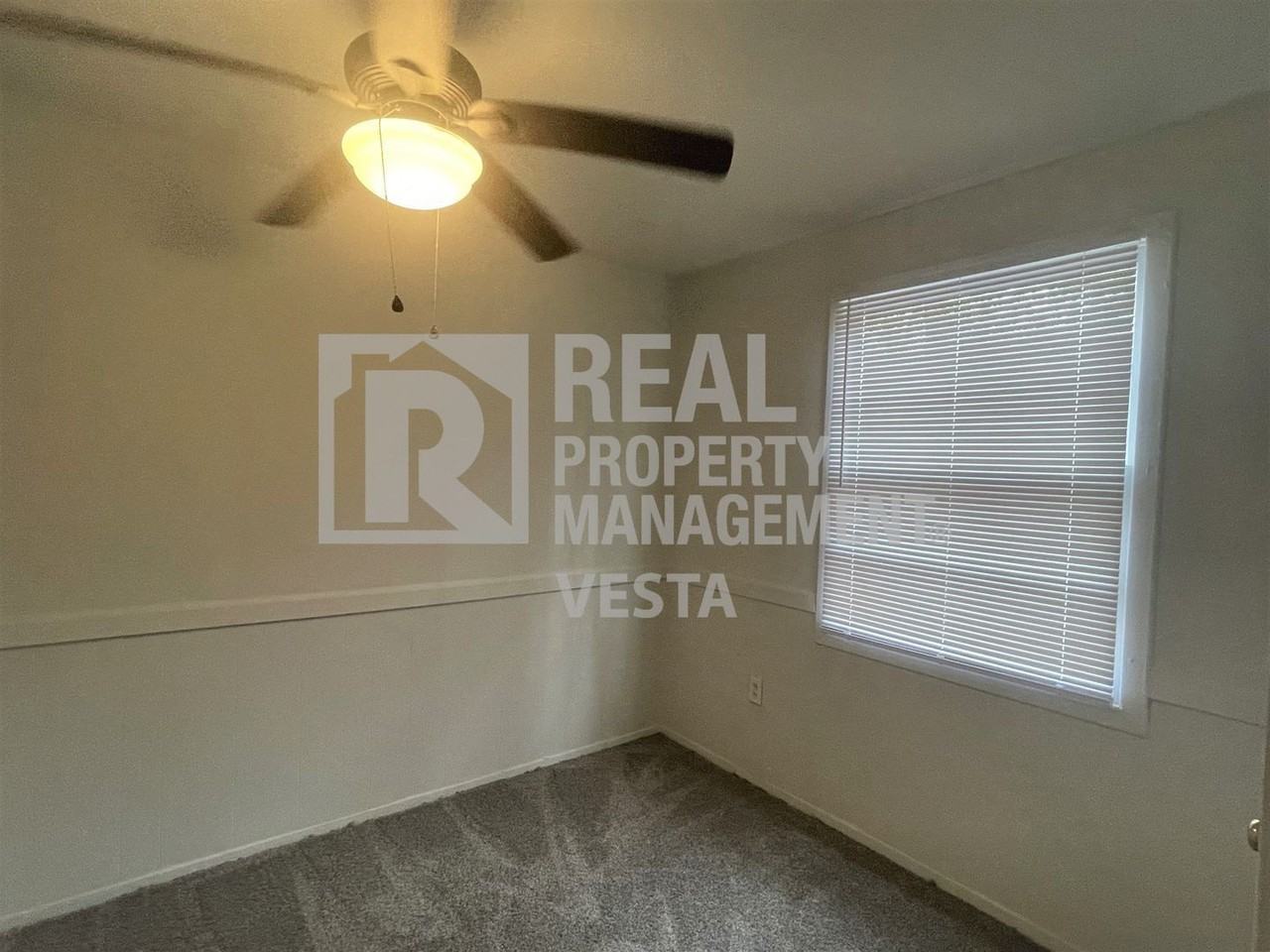 3735 Travis Blvd - Photo 7 of 15