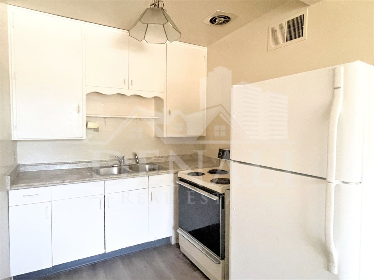 1211 W Apache Trl #L - Photo 2 of 10