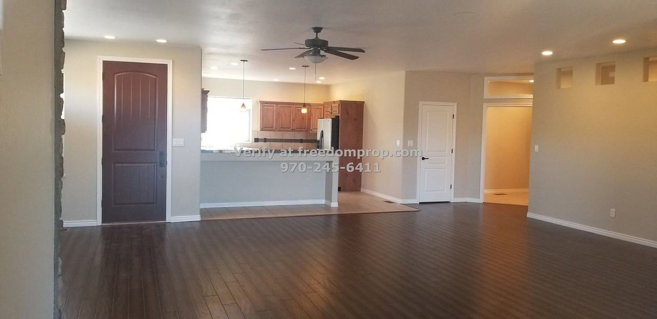 2690 Summer Hill Ct - Photo 3 of 16