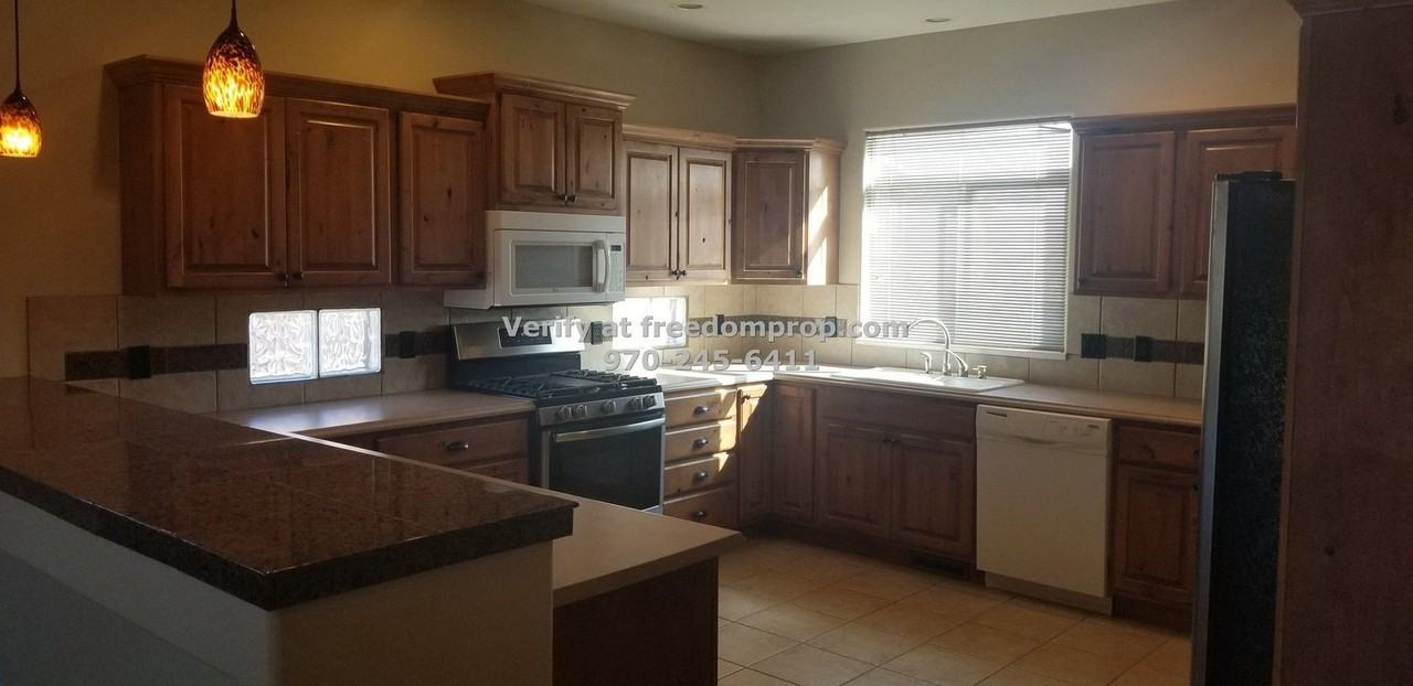2690 Summer Hill Ct - Photo 5 of 16