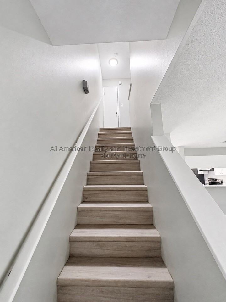 217 Oak St Se #C - Photo 6 of 12