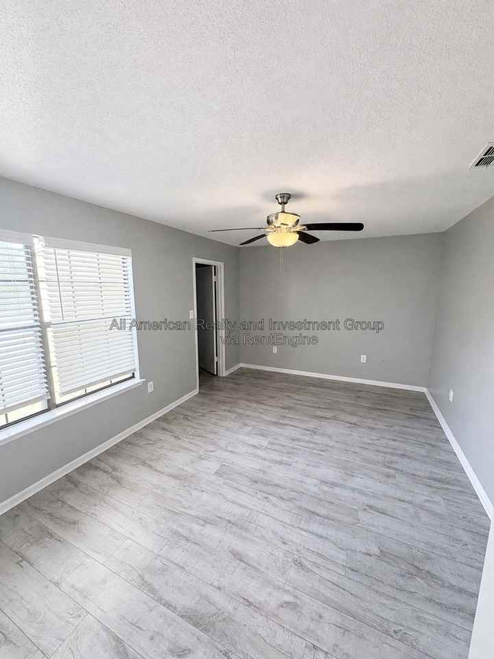 217 Oak St Se #C - Photo 7 of 12