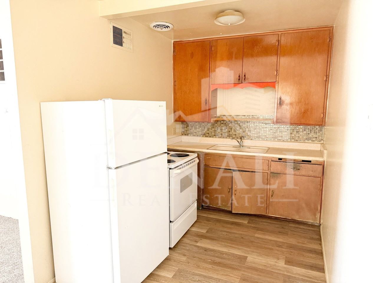 1211 W Apache Trl #N - Photo 5 of 9