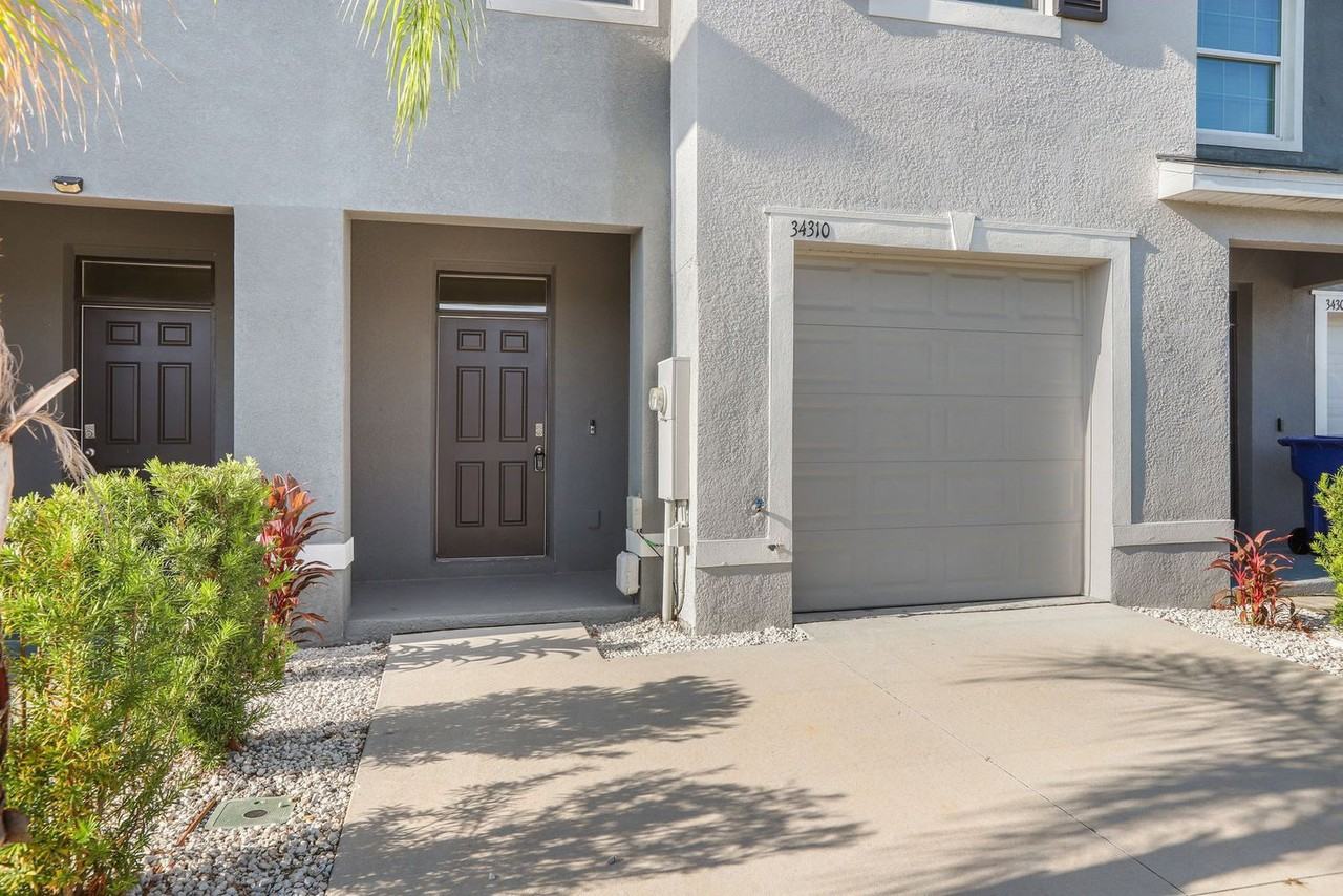 34310 Redwood Dawn Ln - Photo 3 of 40