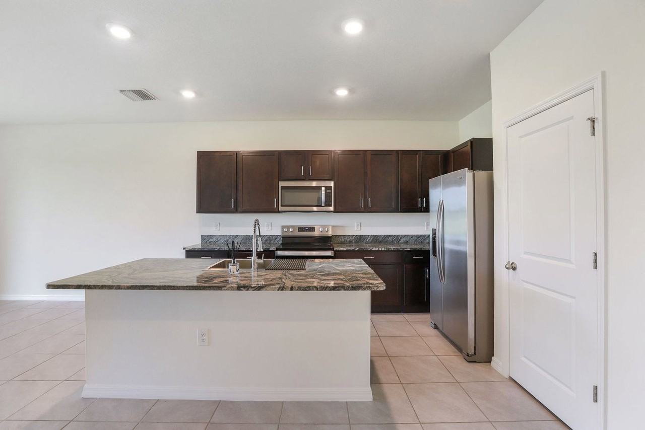 34310 Redwood Dawn Ln - Photo 7 of 40