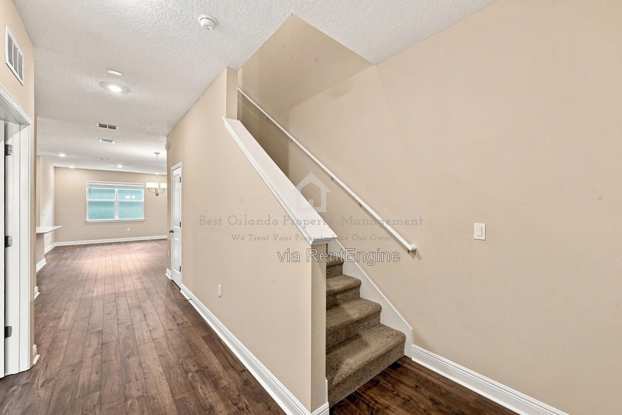 16333 Hamlin Hills Rd #1 - Photo 5 of 35
