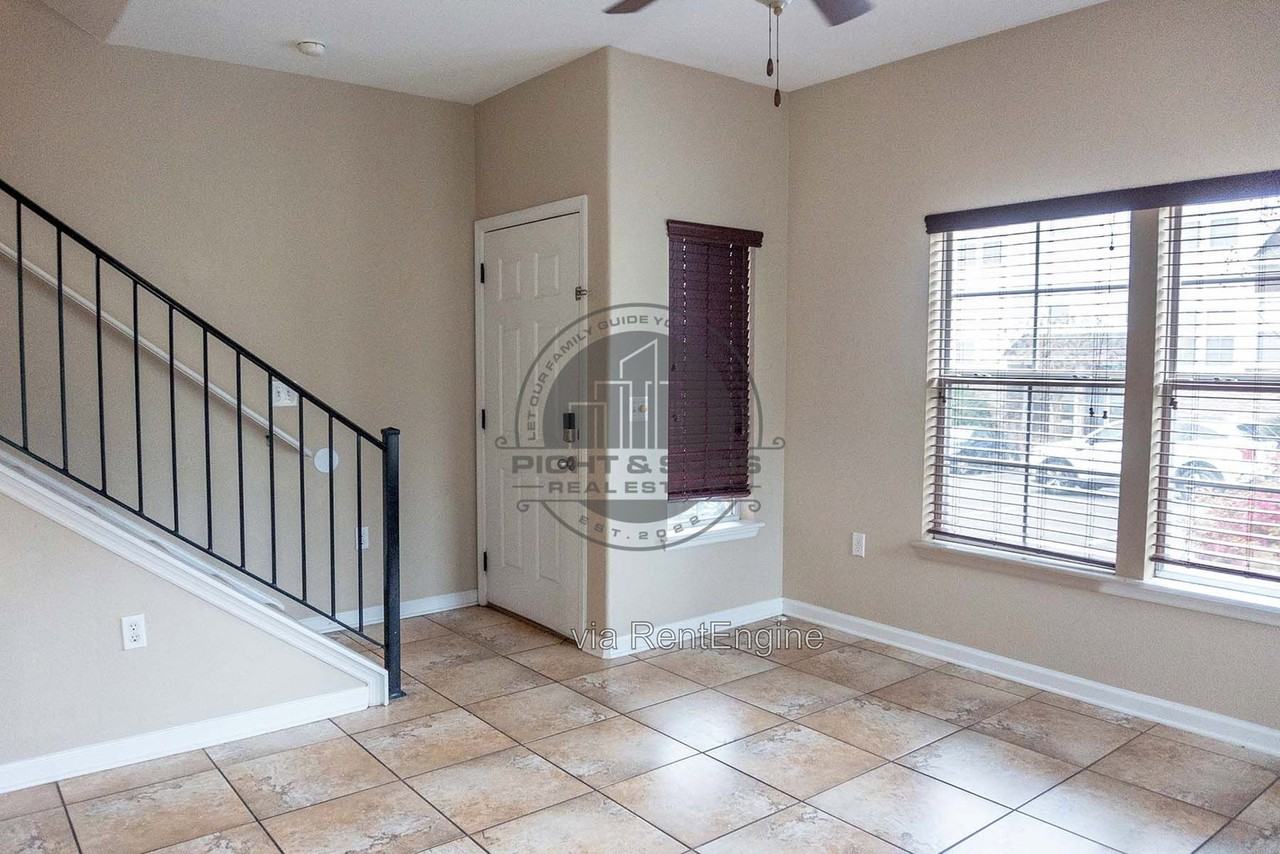 2291 Del Carmel Way - Photo 5 of 16