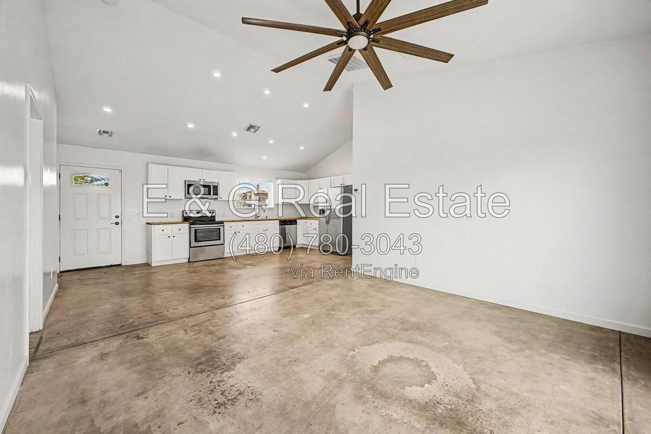 505 N 16th Ave - Photo 4 of 24